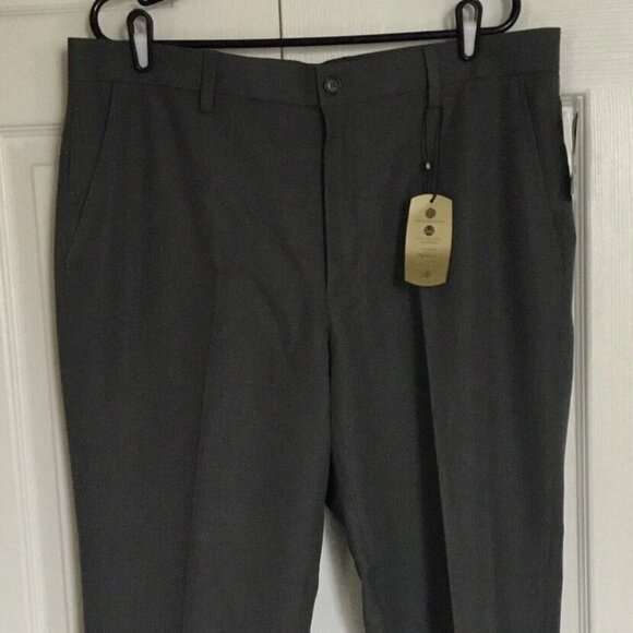 NWT Greg Norman Men Grey Golf Pants Flat Front 36x32 - Picture 1 of 2